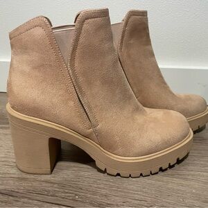 Elegant Tan Suede Heeled Boots